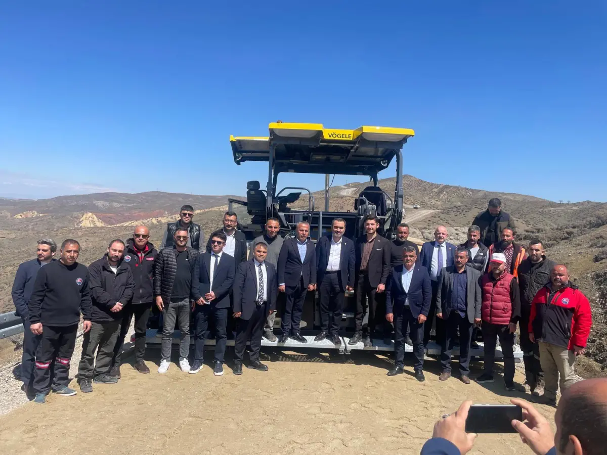 Kazmaca–Kalecik yolunda asfalt çalışmaları başladı