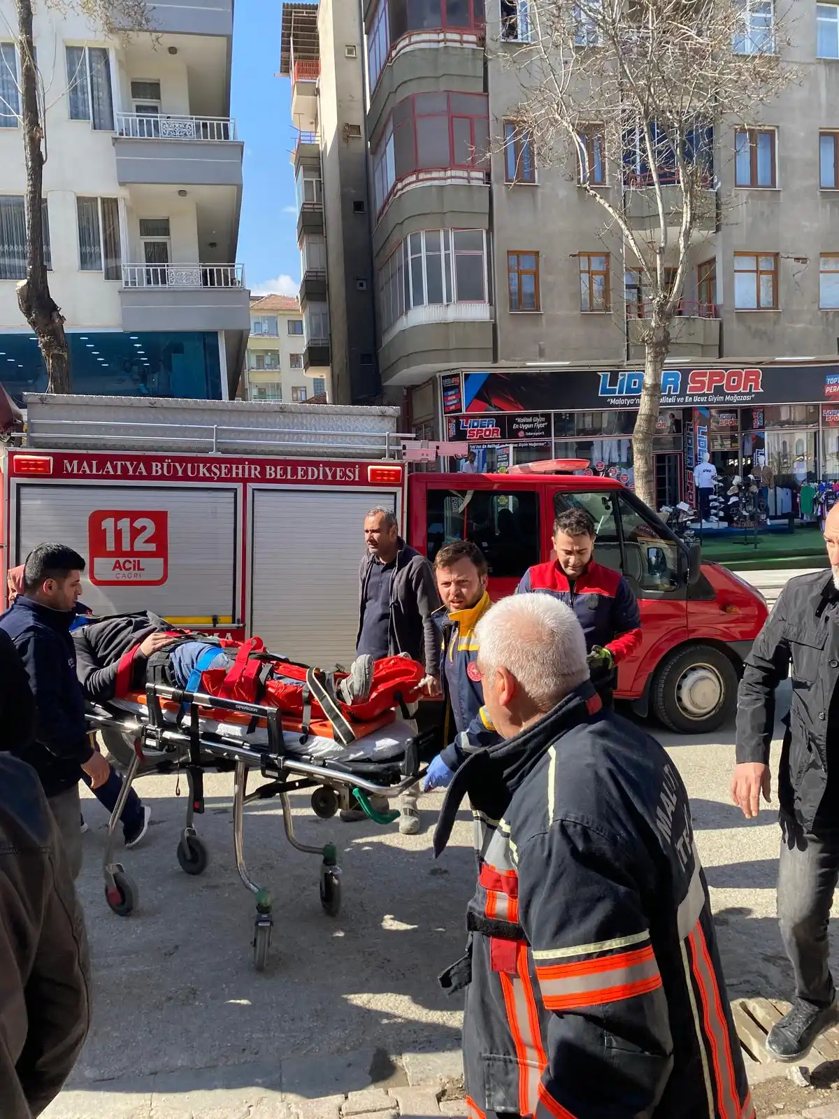 Malatya’da şantiyede işçi asansör boşluğuna düştü