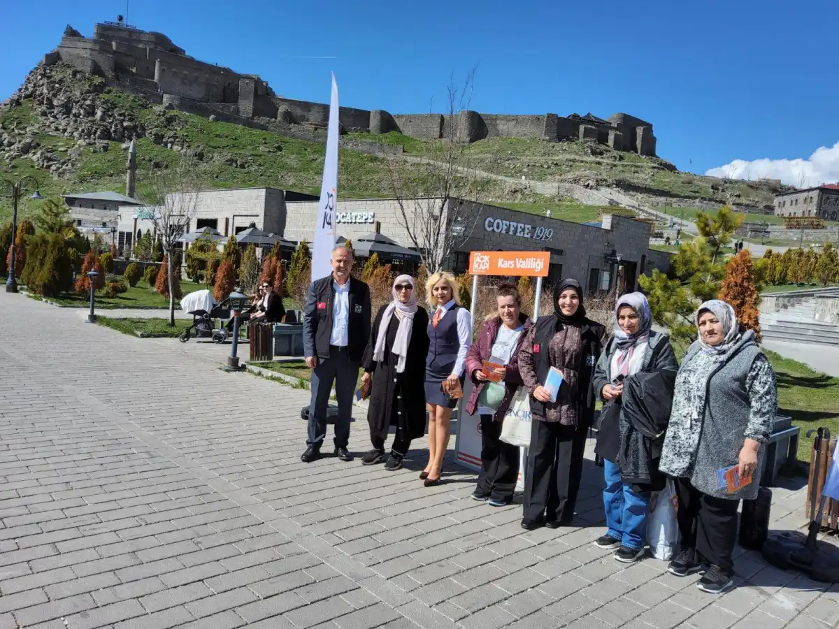 “Milletin Kapısı” Açık Kapı Kars’ta vatandaşlarla buluşuyor