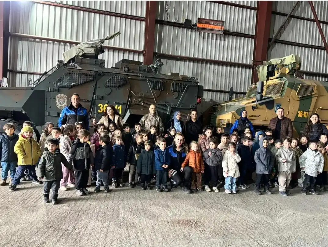 Miniklerden anlamlı ziyaret: Polis Haftası’nda buluşma