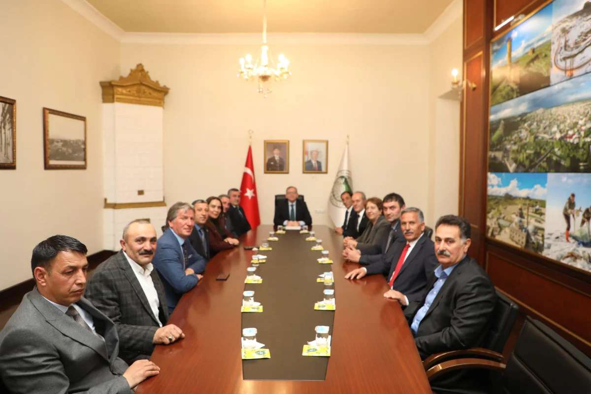 Muhtarlardan Vali Ziya Polat’a ziyaret: Talepler ve çalışmalar değerlendirildi