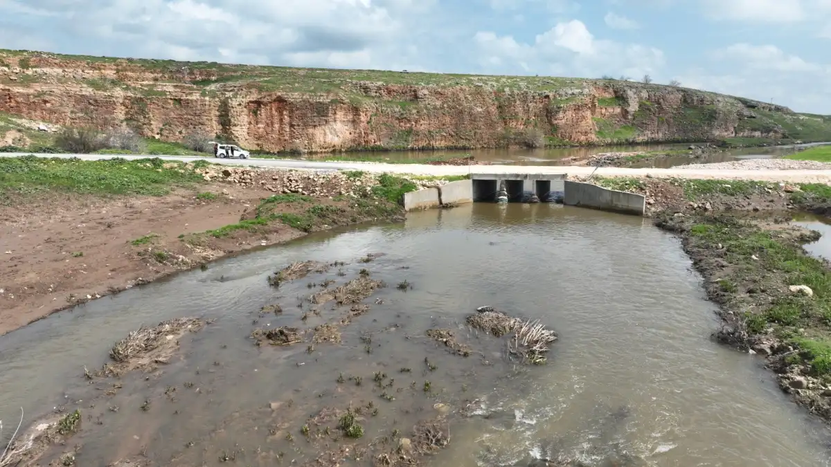 Şanlıurfa Büyükşehir Belediyesi Viranşehir’de selin izlerini sildi