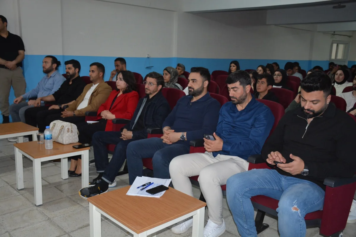 Silopi’de üniversite öğrencilerine dijital suçlar eğitimi verildi