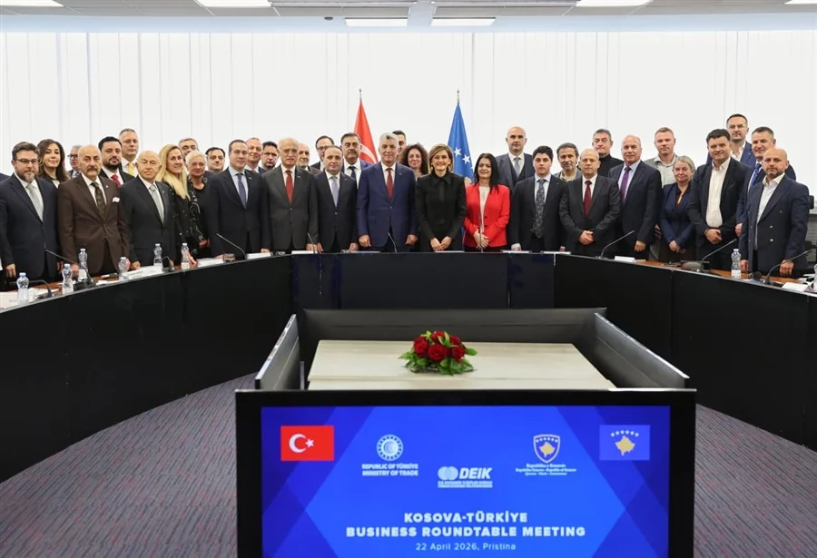 Ticaret Bakanı Bolat, Kosova’da