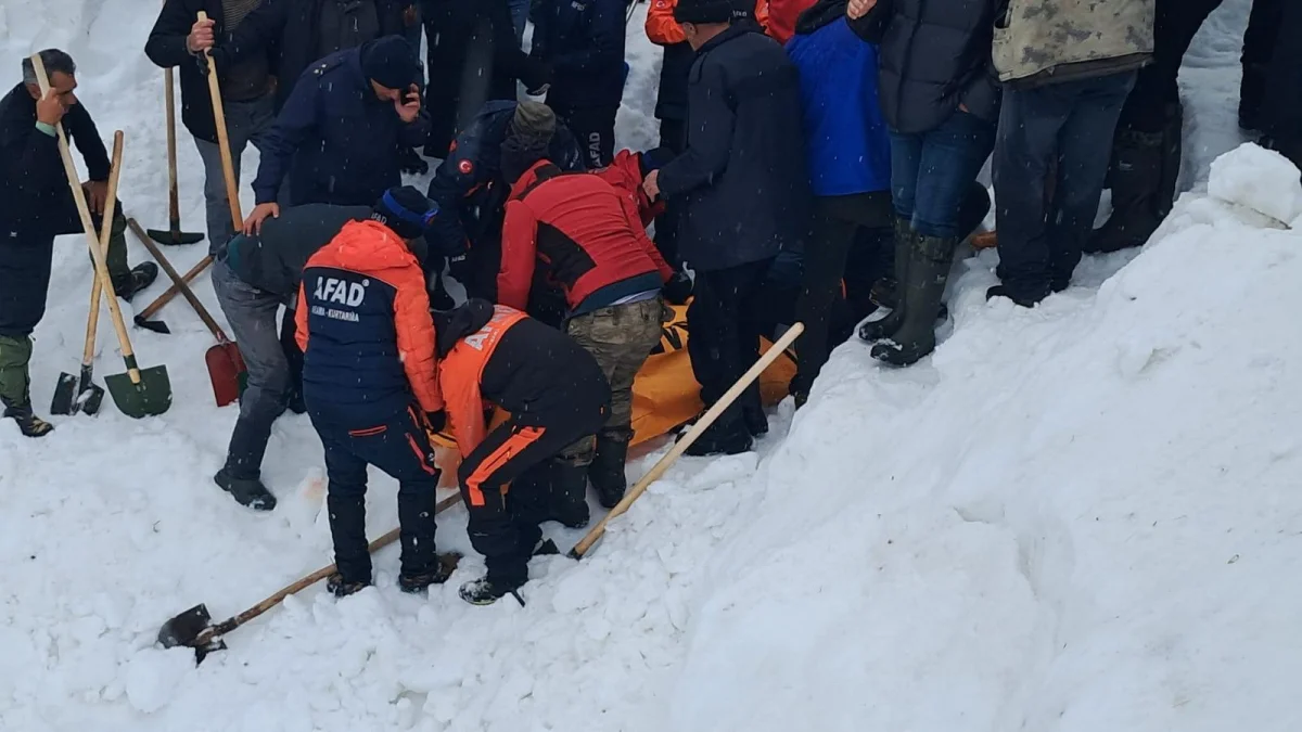 Artvin’de çığ altında kalan çobanın cansız bedenine ulaşıldı