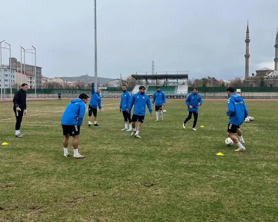 Kars 36 Spor’da Hakkari Zap Spor mesaisi sürüyor