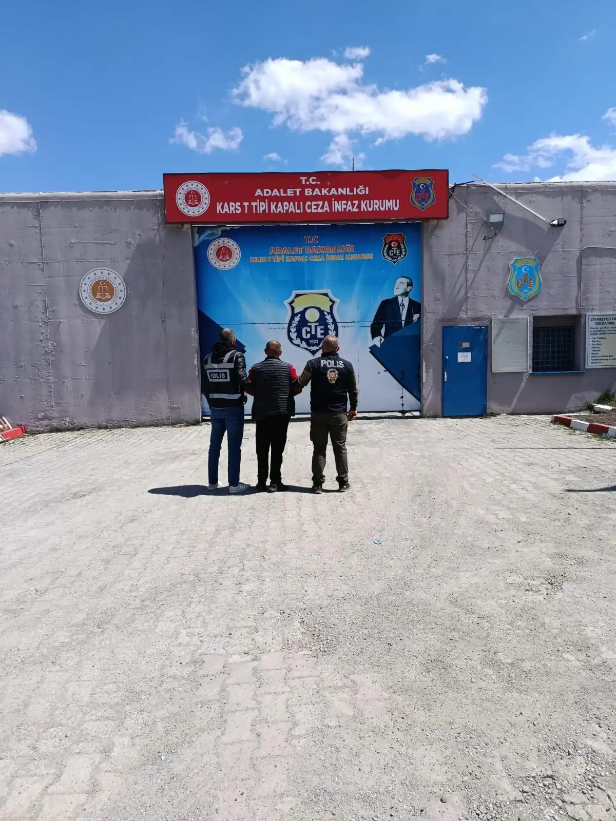 Kars’ta 27 yıl hapis cezası bulunan cezaevi firarisi yakalandı