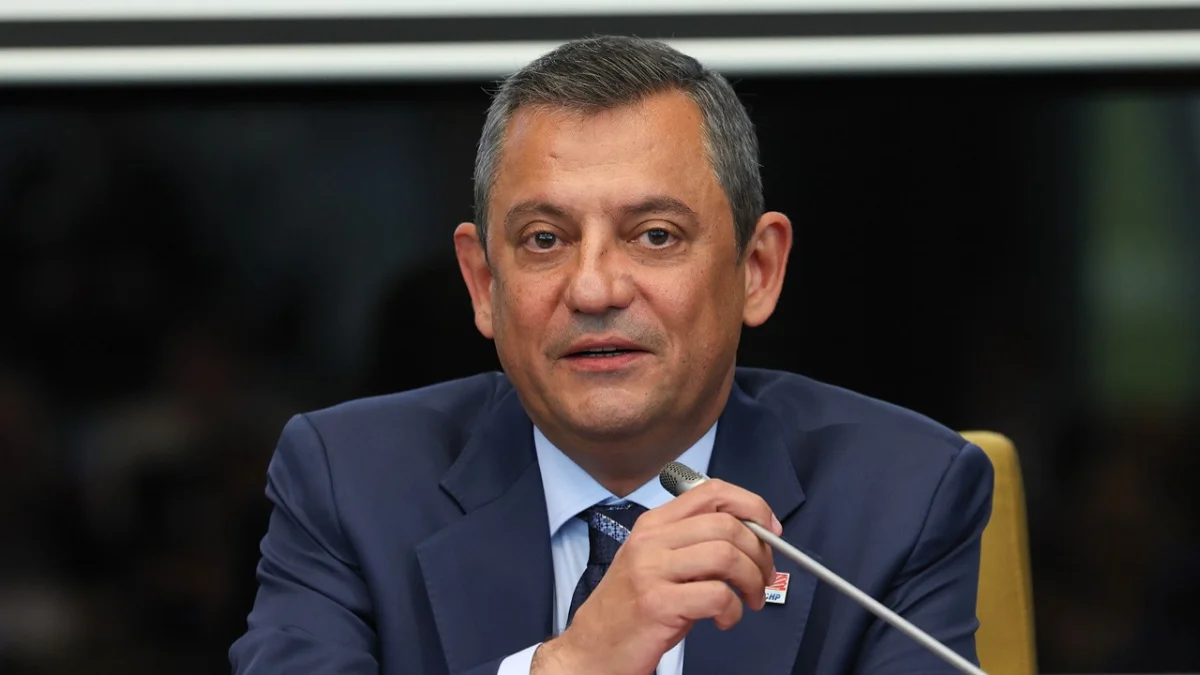 CHP’de gözler salı gününde: Özel kürsüye çıkıyor