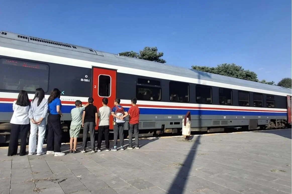 Çocuklar Kars-Akyaka Treniyle Doğayla Buluştu