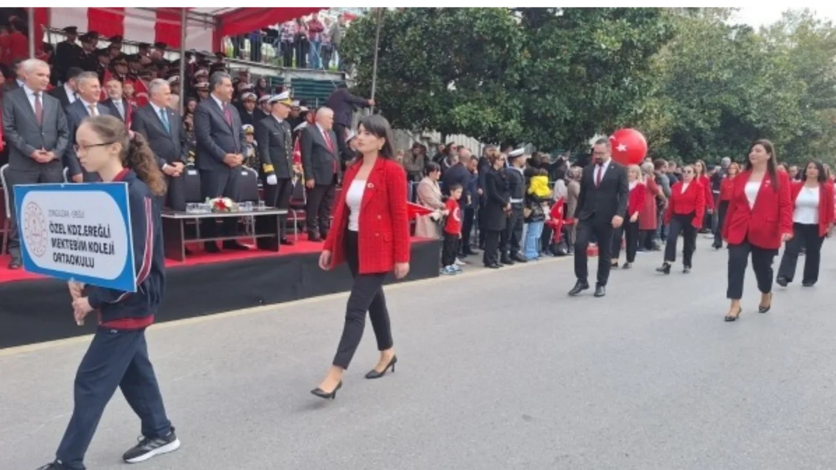 Kdz. Ereğli Mektebim Koleji Cumhuriyet Bayramı’nı coşkuyla kutladı