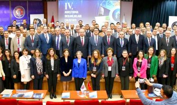 ÇOMÜ’de 4. Araştırma Dekanlıkları Çalıştayı: Türkiye’nin Araştırma Ekosistemi Çanakkale’de buluştu