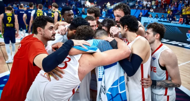 12 Dev Adam, çeyrek finalde Polonya ile karşılaşacak