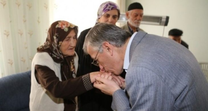 Vali Ataklı; Anneler Günü mesajı