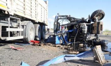 Aksaray’da Traktör İle Tir Çarpıştı: 1 Ölü