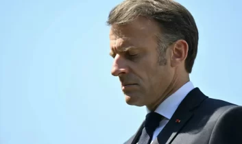 Fransa’da muhalefetten Macron’a azil tehdidi: Güvenoyu krizi derinleşiyor