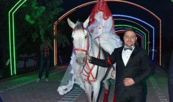 Sıradışı Bir Düğüne İmza Attılar