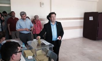 Başkan Yazgı, Oyunu kullandı