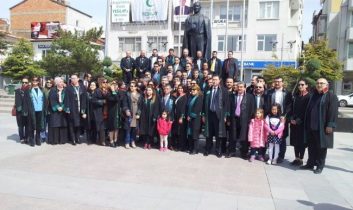 5 Nisan Avukatlar günü kutlandı