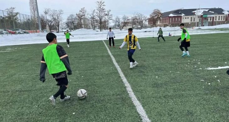 Kağızman’da geleceğin futbolcuları sahada yetişiyor