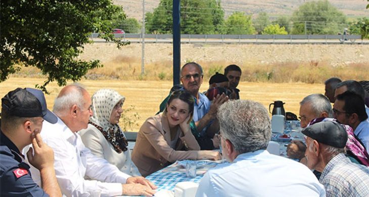 Kaymakam Nayman, 45 yıllık evlilerle bir araya geldi