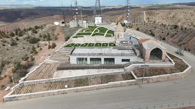 Restorasyonu Tamamlandı! Tarihi II. Kılıçarslan Türbesi’ne Artık Ulaşım Çok Kolay