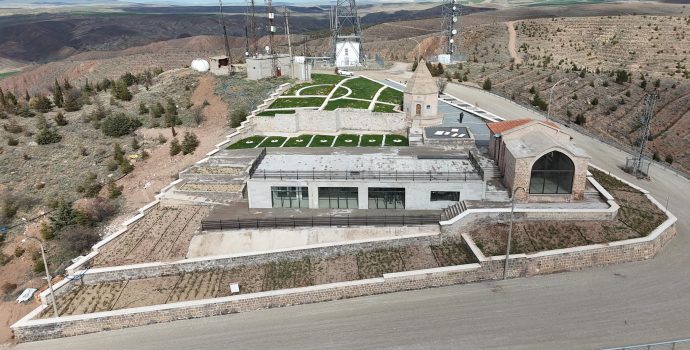 Restorasyonu Tamamlandı! Tarihi II. Kılıçarslan Türbesi’ne Artık Ulaşım Çok Kolay