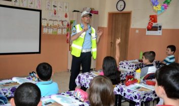 Aksaray’da öğrencilere Trafik dersi verildi