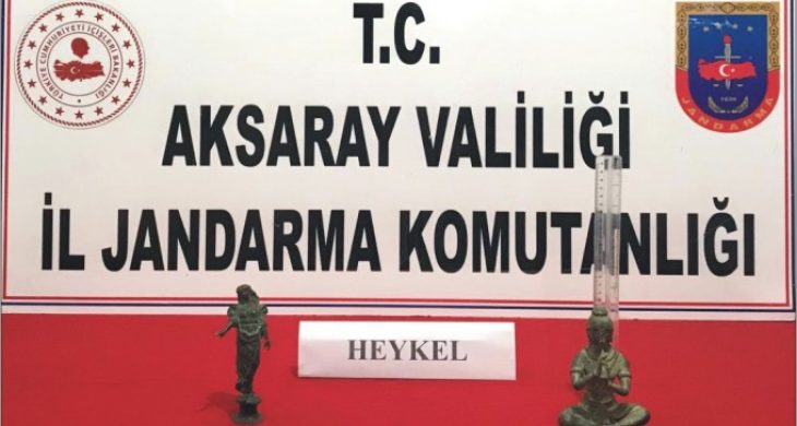2 adet insan figürlü bronz ele geçirildi
