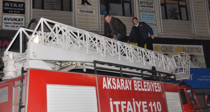 Mesaiye Dalınca İş Yerinde Mahsur Kaldı