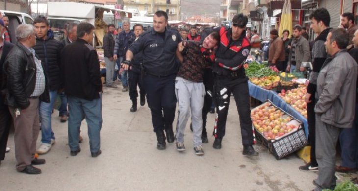 Pazar Yerinde Kavga: İki Yaralı