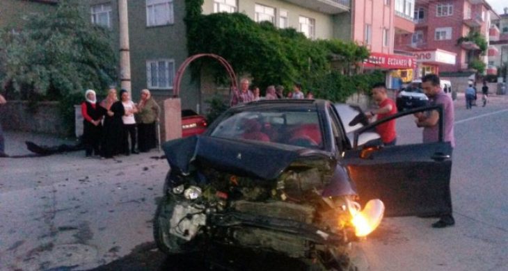 Aksaray’da Otomobiller Çarpıştı: 5 Yaralı