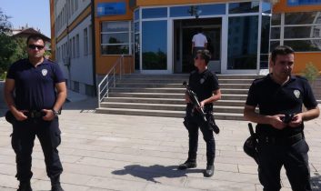 Aksaray Polisinden Okul ve Dershanelere Operasyon