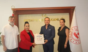 MuğlatürkTV ekibi Fethiye Kaymakamı Fatih Akkaya’yı ziyaret etti