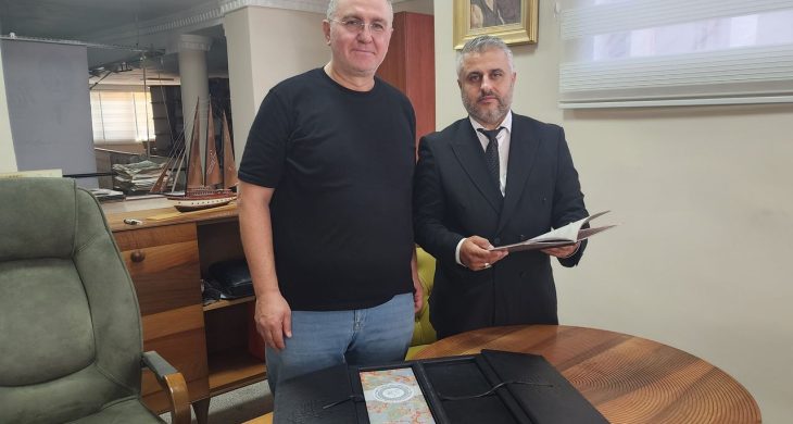 İsmail Karakaş’a tarihî emanet: Kudüs’ün Osmanlı Tapusu hediye edildi