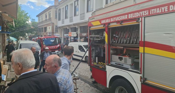 Çarşı içinde çıkan yangın korkuttu
