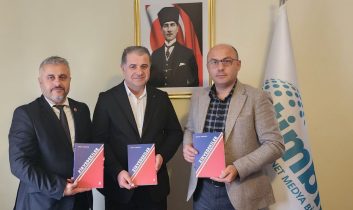 “Zirvedekiler” TİMBİR ve BHA Yöneticilerine Takdim Edildi