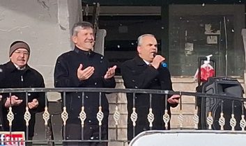 Beypazarı’ndan Umre yolculuğuna gidenle dualarla uğurlandı