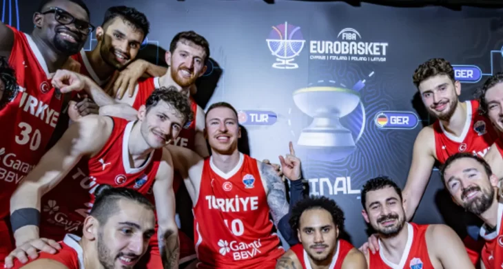 12 Dev Adam tarihi zaferin eşiğinde: Finalde rakip Almanya