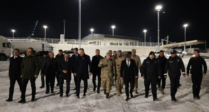 Sınır kapısında giriş-çıkışlar mercek altında