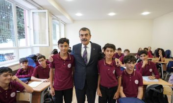 Bakan Tekin, Bakü Türk Anadolu Lisesi Ahmetli Yerleşkesi’nin Açılış Töreni’ne katıldı