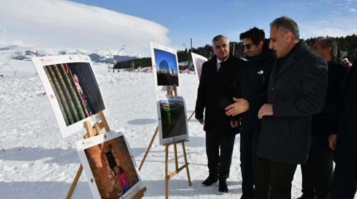 Kristal Karlar Üzerinde Fotoğraf Sergisi Sarıkamış’ta açıldı
