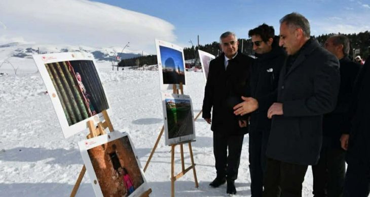 Kristal Karlar Üzerinde Fotoğraf Sergisi Sarıkamış’ta açıldı