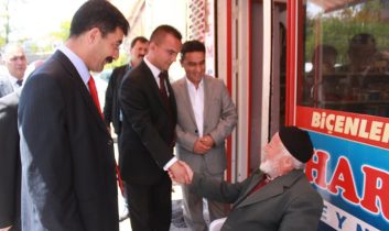 Toplumsal Birliğimizin Teminatı Yaşlılarımızdır…