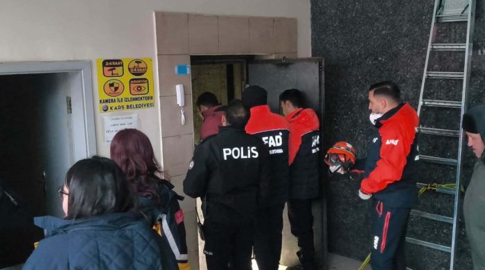 Kars’ta 2 gündür kayıp olan genç asansör boşluğunda ölü bulundu
