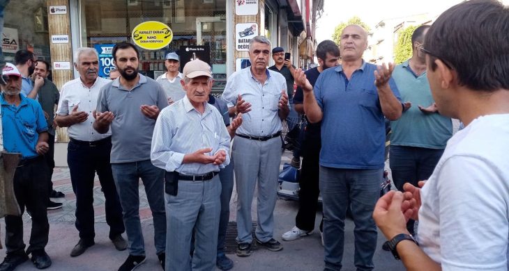 Hayırsever iş insanı 20 ton karpuz dağıttı