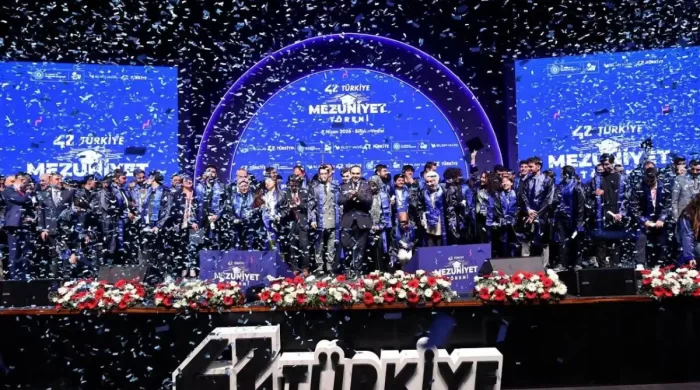 42 Türkiye Modeliyle Yeni Nesil Yazılımcılar Yetişiyor