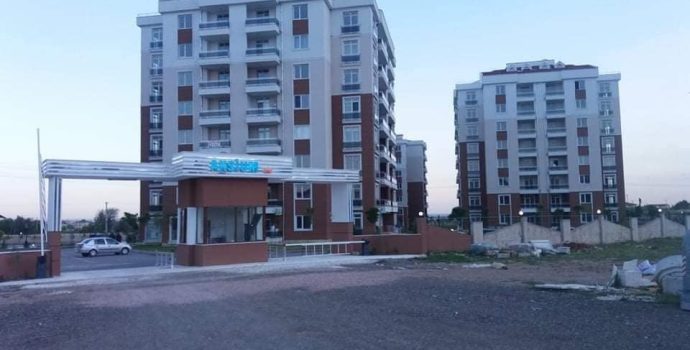 Aksium Sitesi Kasım’dan Beri Çamura GÖMÜLDÜ: 215 Daire Sahipsiz Bırakıldı