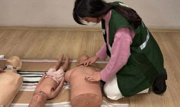 Yeşilay Kars gönüllülerinden ilk yardım eğitimi