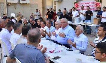 MHP Kumluca İlçe Başkanlığı’ndan aşure ikramı: Birlik ve beraberlik mesajı