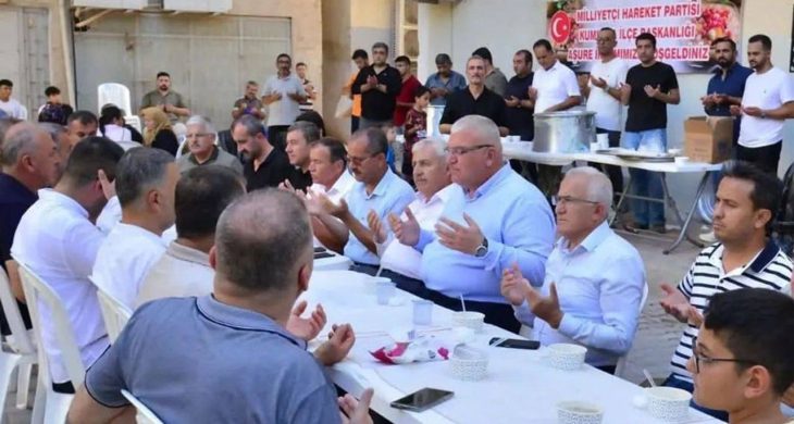 MHP Kumluca İlçe Başkanlığı’ndan aşure ikramı: Birlik ve beraberlik mesajı